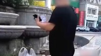 男子闹市区一盒盒放生蟑螂 目击者：放了上百只