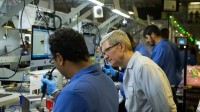 国人放心买！iPhone16国行是中国造 别怕满手咖喱味