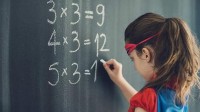 英国教学工会要求取消小学乘法表考试 减轻学生焦虑
