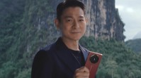 刘德华代言！华为Mate XT三折叠真机宣传片公布