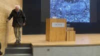 国际摄影大师央美讲座因多人看手机中途离席？多方回应