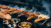 网友发现《黑神话》烧烤店 热度起飞月销近万份