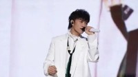 古巨基确诊急性中耳炎：听力下降一半 无奈退出节目
