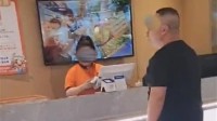 男子称自助餐吃得多被赶走 店家回应：他带盆吃！