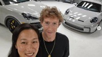扎克伯格为妻子定制保时捷 全球唯一保时捷厢式车