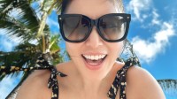 48岁林心如穿泳装晒海边美照 笑容灿烂状态超好