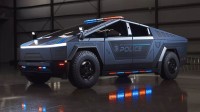 首辆警用特斯拉Cybertruck上路 13.2万刀惹怒纳税人