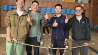 景区逮野猪可免费带走 游客逮40斤野猪抬去农家乐