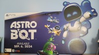 超暖心！游戏店经理送玩家《宇宙机器人》宣传立牌