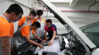 用户吐槽电动汽车维修贵：换个灯4S店要1.8万