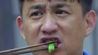 黄磊校园活动被大学生贴脸喊豆角 网友:很没素质！