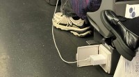 iPhone用户看到120W充电头破防：这么快把手机充炸了