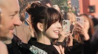 安妮海瑟薇现身上海 路人镜头中状态远胜好莱坞红毯