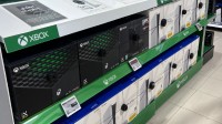 沙特一商店还有Xbox主机：但Xbox货架大多都是PS5