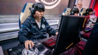 前世界冠军Rookie发微博感慨Faker再夺冠：还是他