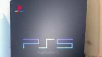 还原经典 极致美感！玩家制作PS2风格的PS5主机外观