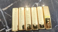 男子赶在金价下跌前出售6根金条 晚卖少赚1万