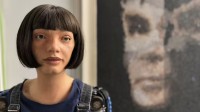 AI机器人画作首登苏富比拍卖：成交价108万美元