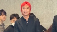 红毛邓超宣传新片《胜券在握》 卖力热舞《APT》