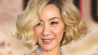 杨紫琼亮相《魔法坏女巫》首映礼 一头金发差点认不出
