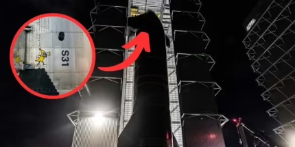 SpaceX星舰准备第六次试飞 舰身印有趣味香蕉图案