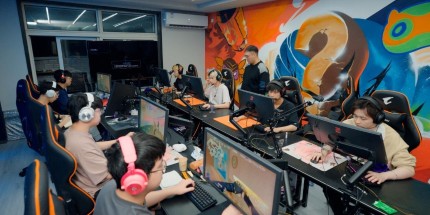 无畏契约职业战队优选神装 全明星计划定制主机