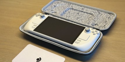 白色Steam Deck新图：保护包也换色了