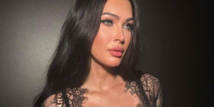 38岁梅根·福克斯晒孕肚美照 黑色蕾丝十分性感