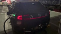 小米SUV新谍照曝光！SU7同款土星环尾灯 造型更低趴