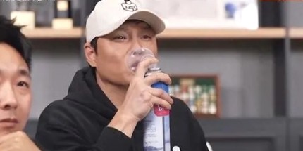 今日战况：范志毅看国足吸氧 你看国足比赛会紧张吗？