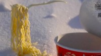 摸鱼时间：化妆品擦边广告被罚 在东北吃泡面有时限