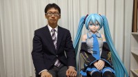 与初音结婚的男子引发社会反感：给人偶买内衣太逆天