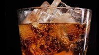 没用的知识增加了：女子患胃结石 医生竟用可乐化解