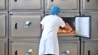 殡葬单位称在遗体冷藏室10分钟是考试方法 网友热议