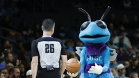 不地道!NBA黄蜂队送小孩PS5又收回 官方紧急道歉