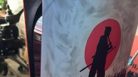 玩家晒战神+对马岛主题PS5：女友亲自画帅气图案！