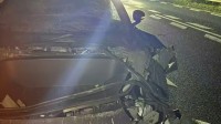 小米SU7高速追尾大货车 车体质量过硬车主毫发无损！
