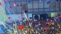 男子用加特林烟花射向气球海 警方通报：刑事案件