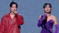 李宇春周笔畅时隔20年再同台 合唱刘德华的《17岁》
