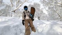 谢霆锋晒出与大儿子滑雪照 Lucas大长腿帅气吸睛