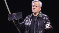 黄仁勋新皮衣超帅！价格曝光：一件能买四张5090