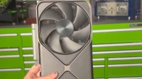 英伟达详细展示RTX 5090公版显卡！细节一览无遗