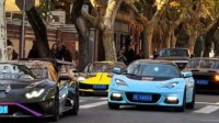 富二代为让韩国人开眼街头遛敞篷车？车主：不冷！