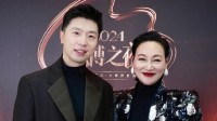 追星的见到偶像都差不多 64岁惠英红见马龙激动哭了