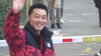 沙溢现身春晚彩排现场：瘦身后状态不错 梦回白展堂