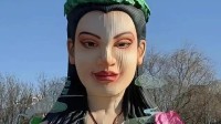 辽宁“红山女神”花灯引争议 网友：哪来的外国人？