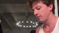美国用户发视频告别TikTok：断眉演奏See You Again