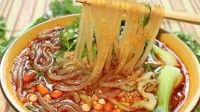 麻辣烫之后韩国人爱上酸辣粉 中国酸辣粉风靡韩国