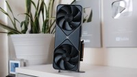 RTX 5090公版卡首批评测：DLSS 4带来质的飞跃！