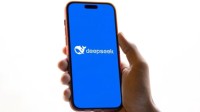 中国AI黑马DeepSeek遭网络攻击 被迫暂时中止注册